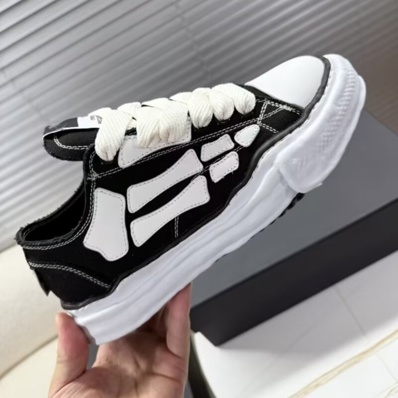 Dissolved Shoes For Both Men A - огляд і ціна Men'S Shoes In Fashion